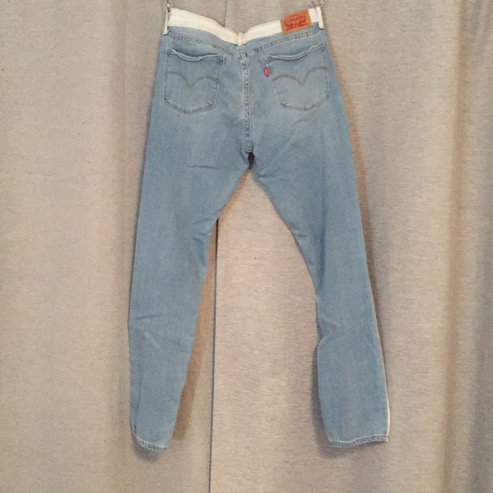 Levi’s - Picture 2 of 3